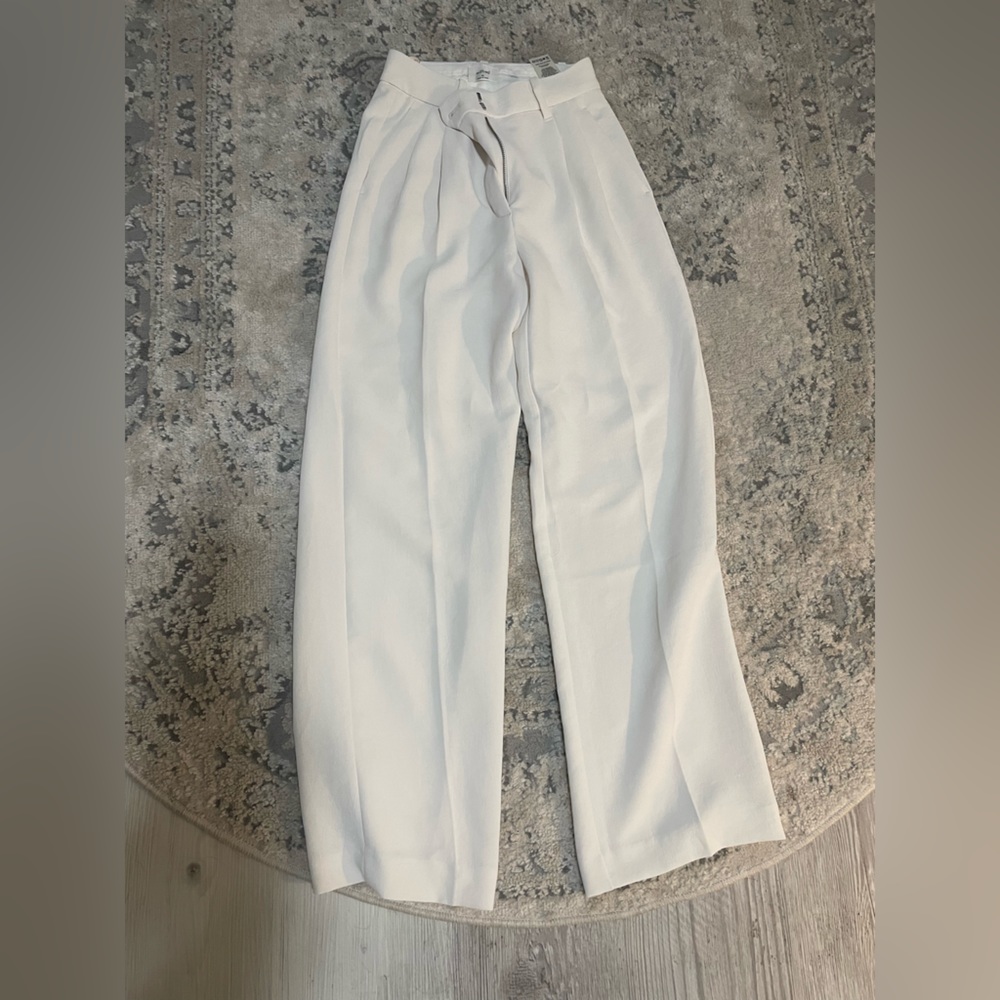 Aritzia Effortless Pant